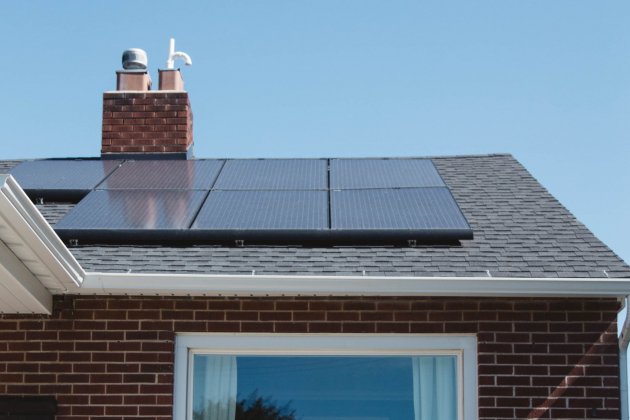 02 casa placa solar / Unsplash 02 casa placa solar / Unsplash