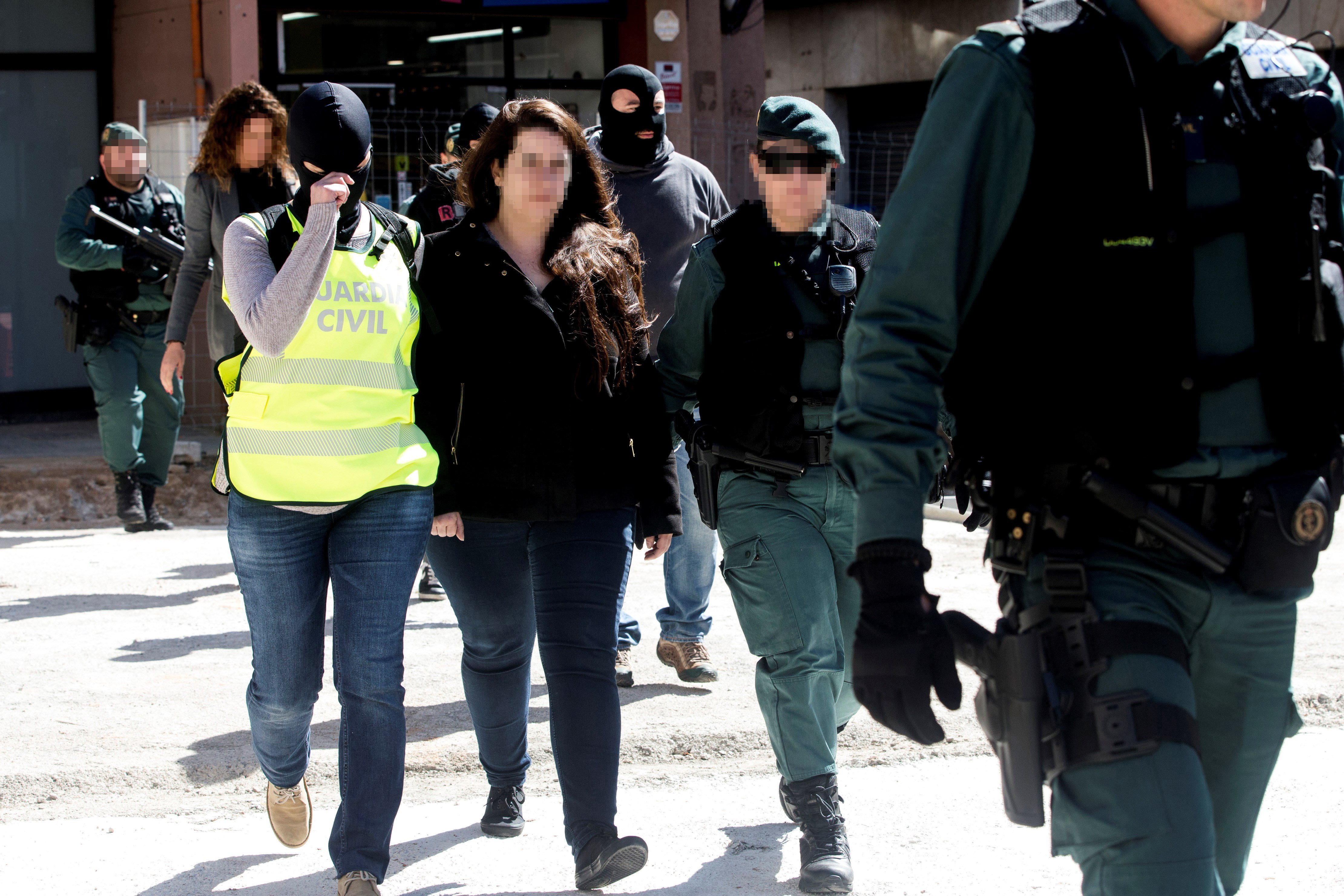 Tamara Carrasco, a Puigdemont: "Más de pié y alzados que nunca"