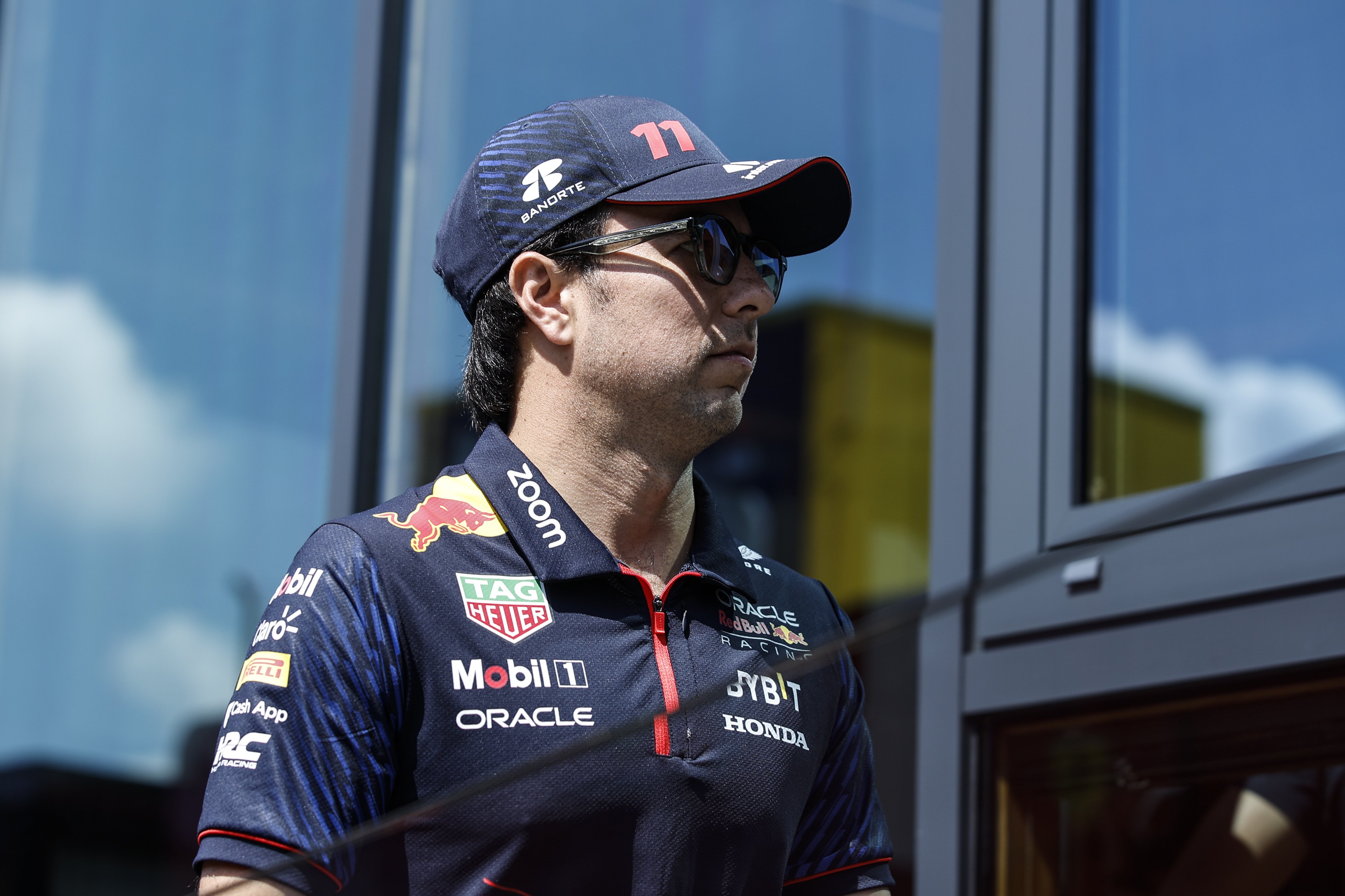 Checo Pérez homenatja un mític personatge de Di Caprio per anunciar que seguirà a Red Bull: "No me'n vaig"