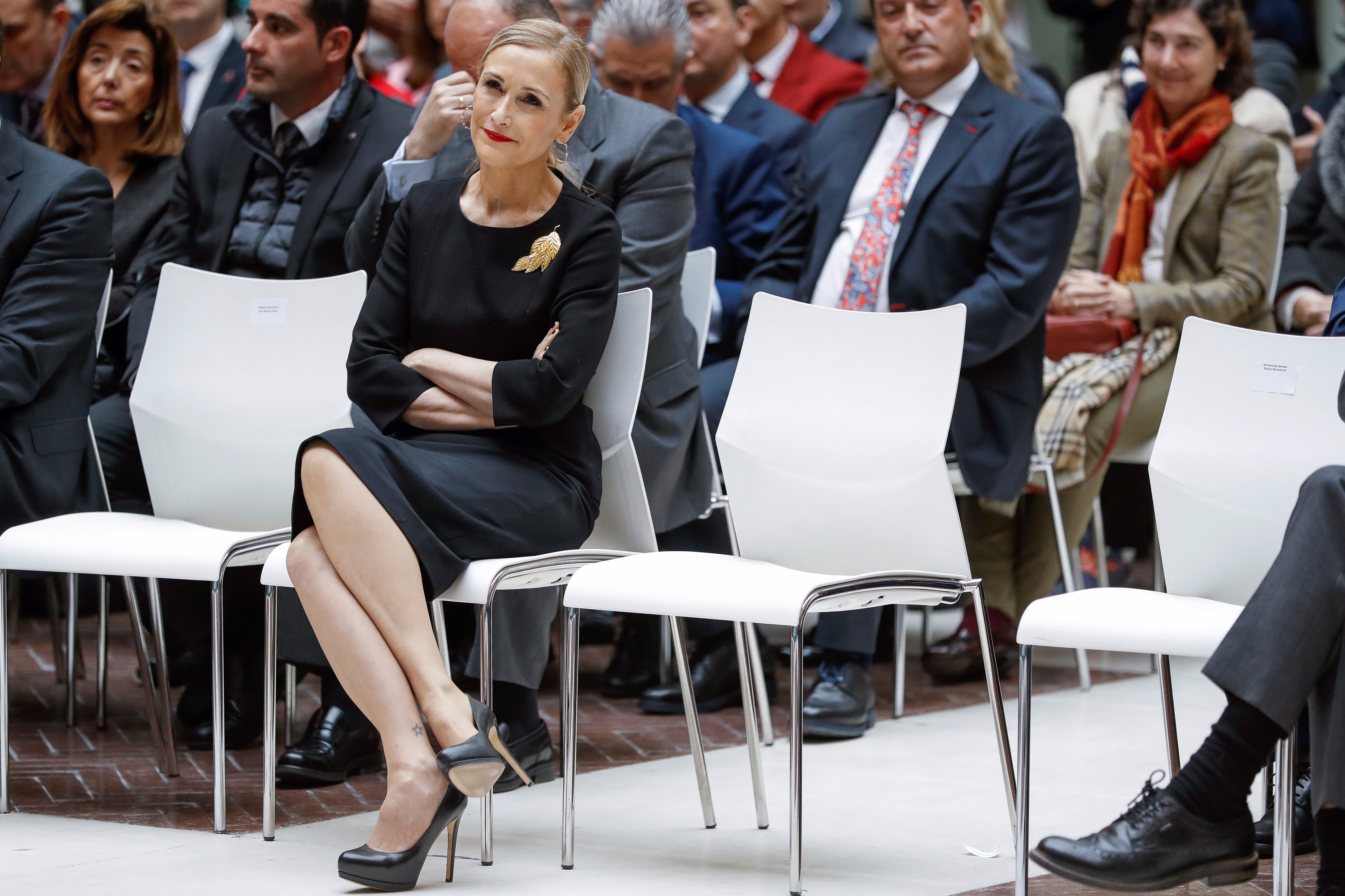 La caiguda de Cifuentes, en espera d'un gest de Rajoy