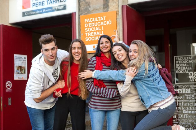 Universitat Pere Tarres 2017 GINY 236 Universitat Pere Tarres 2017 GINY 236