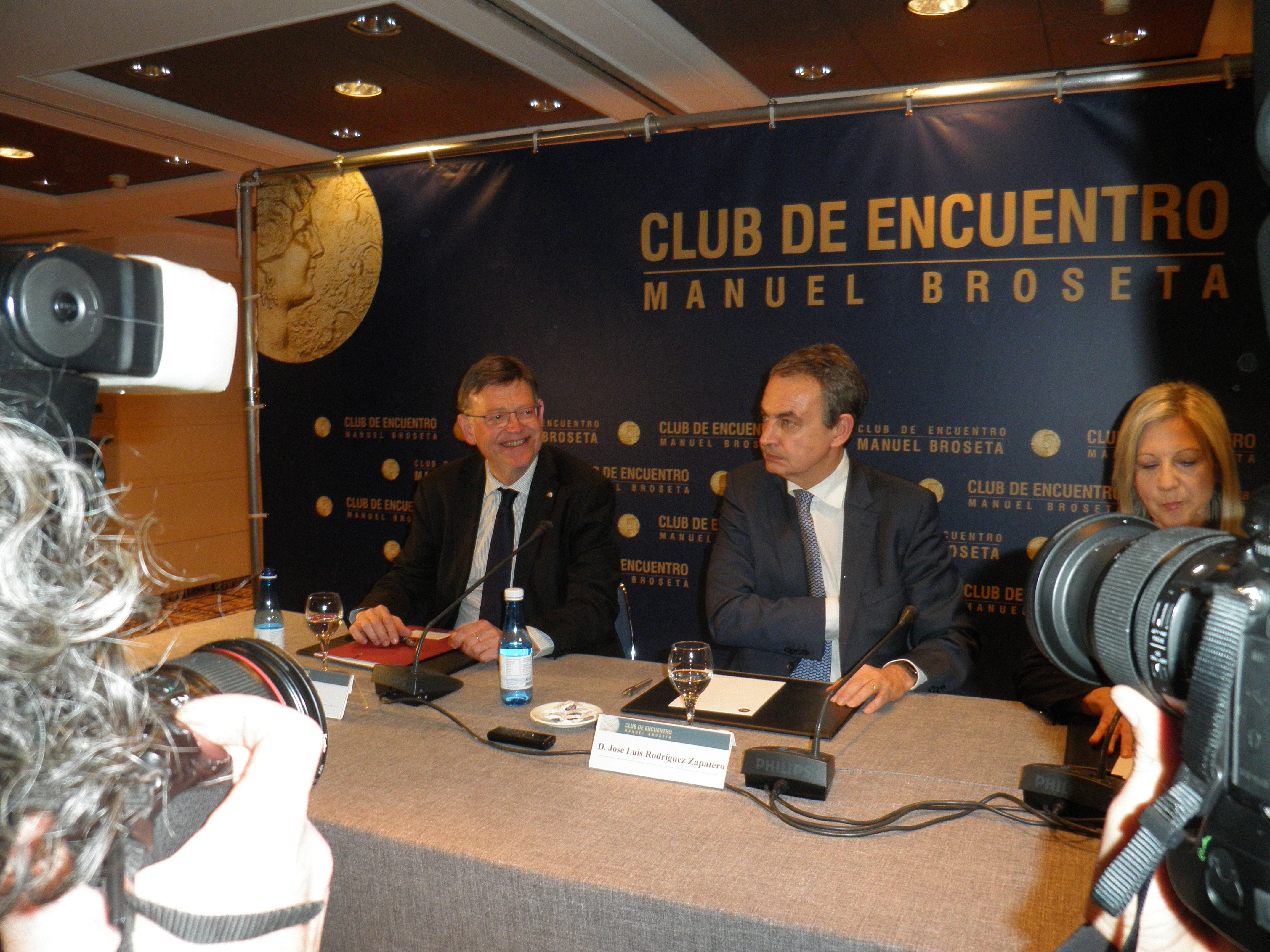 Zapatero en València: "Rajoy debe tomar la iniciativa del diálogo"