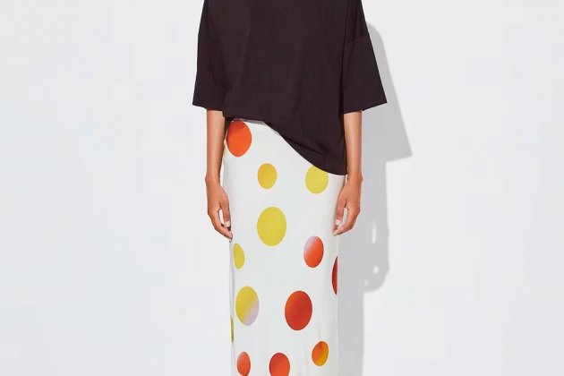 Faldilla|Falda midi de tub amb estampat de pigues|llunes Faldilla|Falda midi de tub amb estampat de pigues|llunes