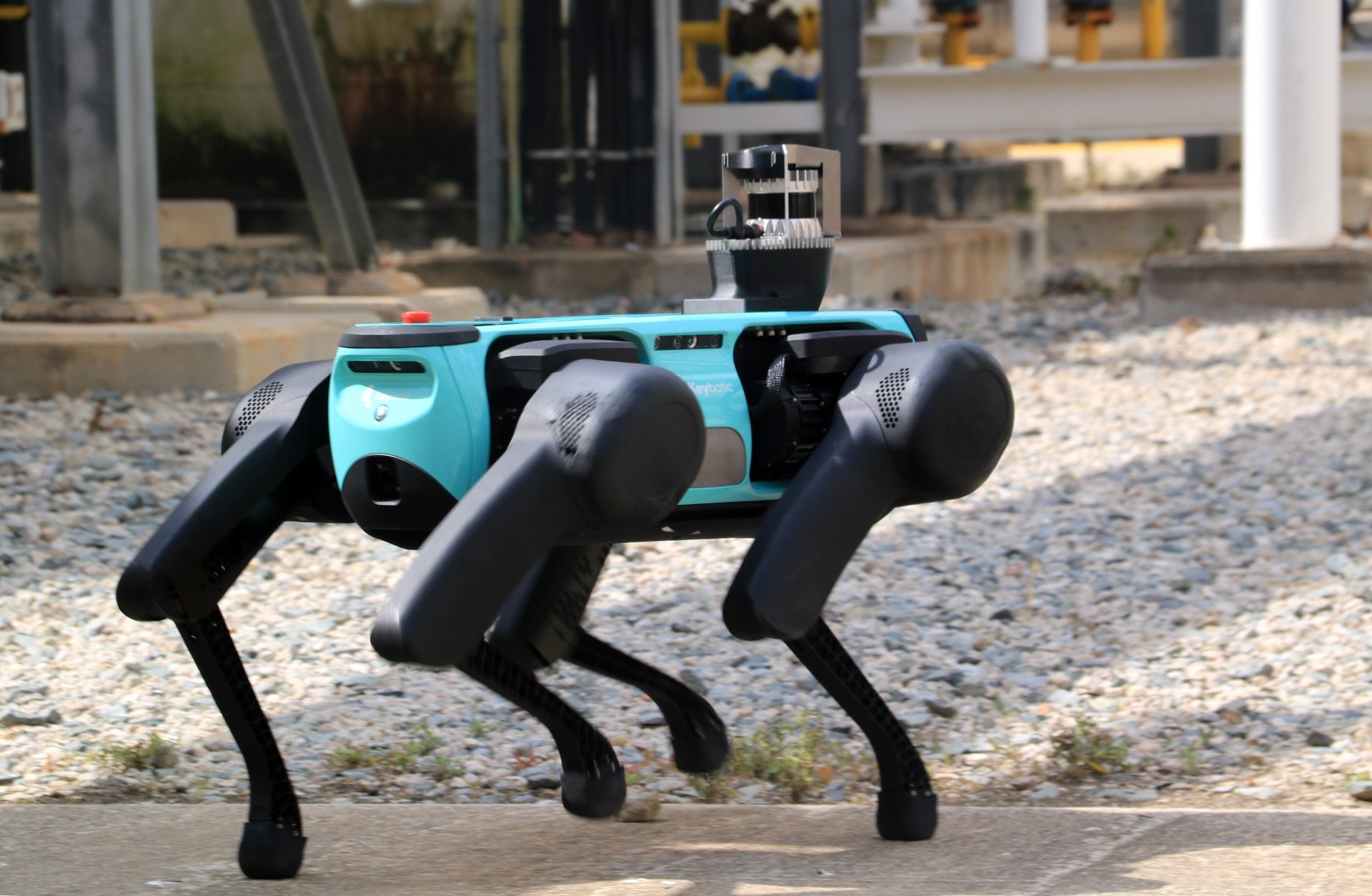 Keyper, el perro robot que hará las rondas de control en la planta química de Carburos Metálicos del Morell