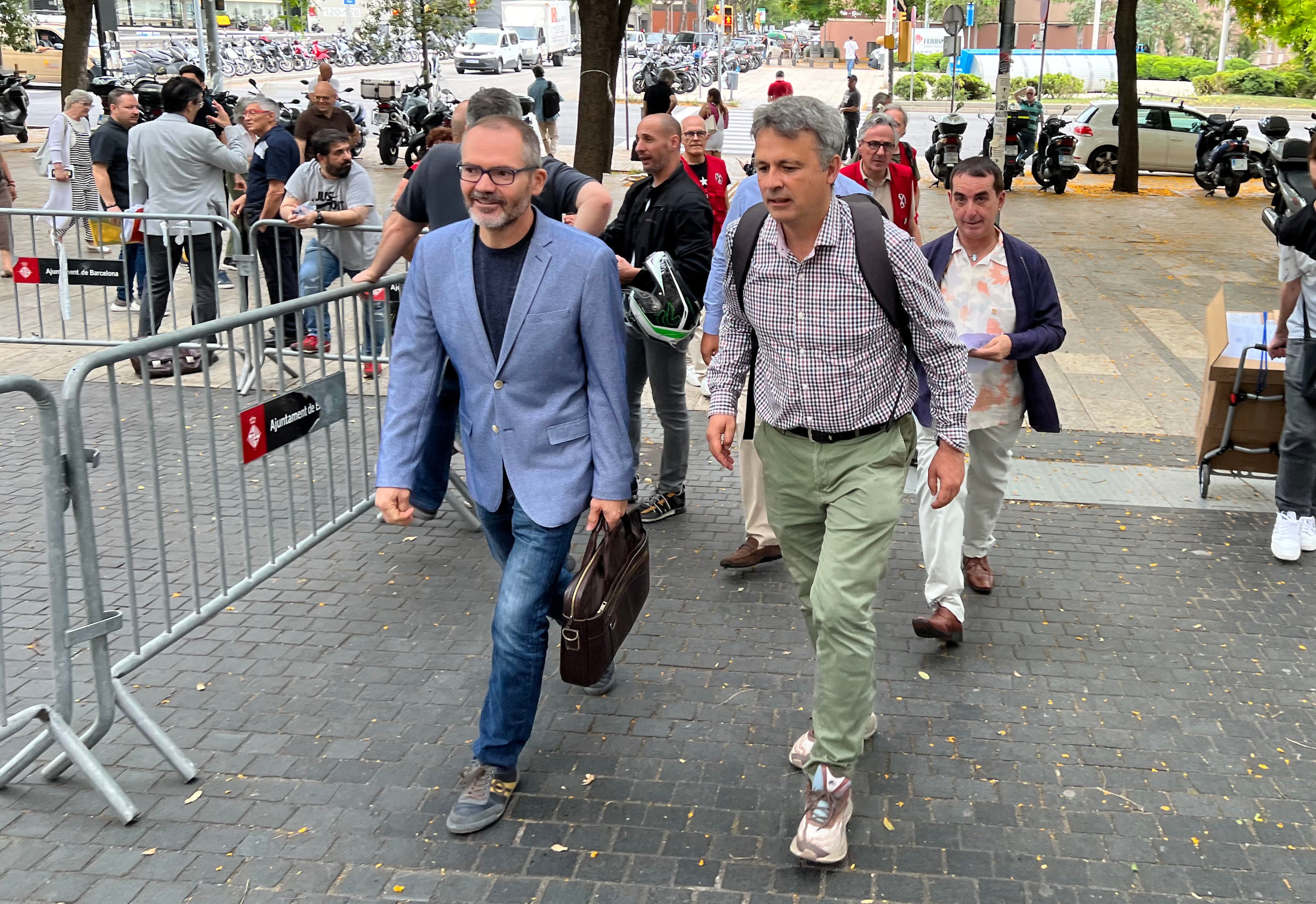 El mosso que va pegar Josep Costa sosté al jutge que va picar amb la porra qui posava les mans a les tanques