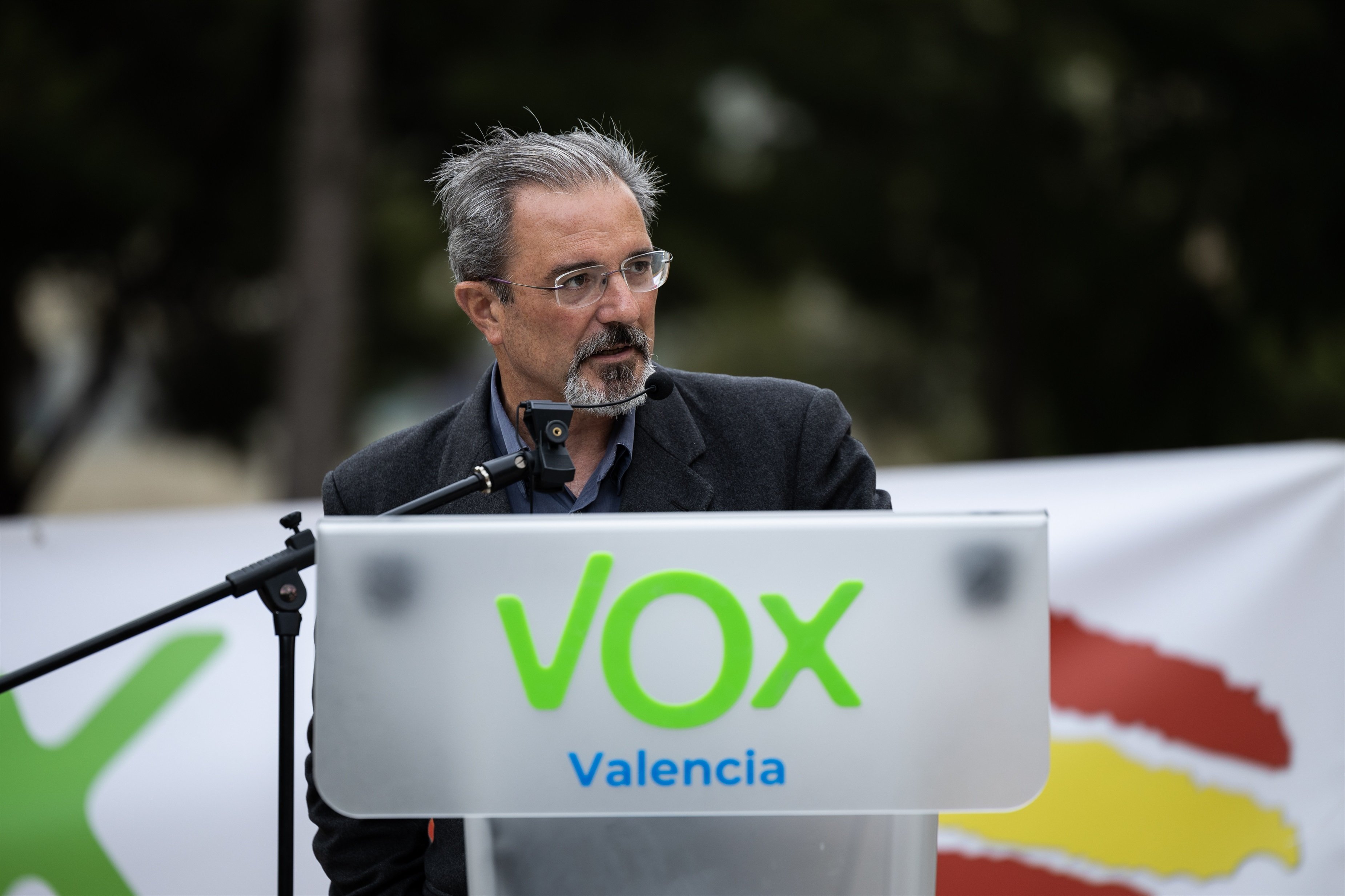 Los errores gramaticales de Vox en el comunicado para anunciar el acuerdo con el PP en el País Valencià