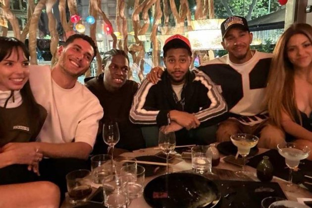 Shakira cena con Hamilton Shakira cena con Hamilton