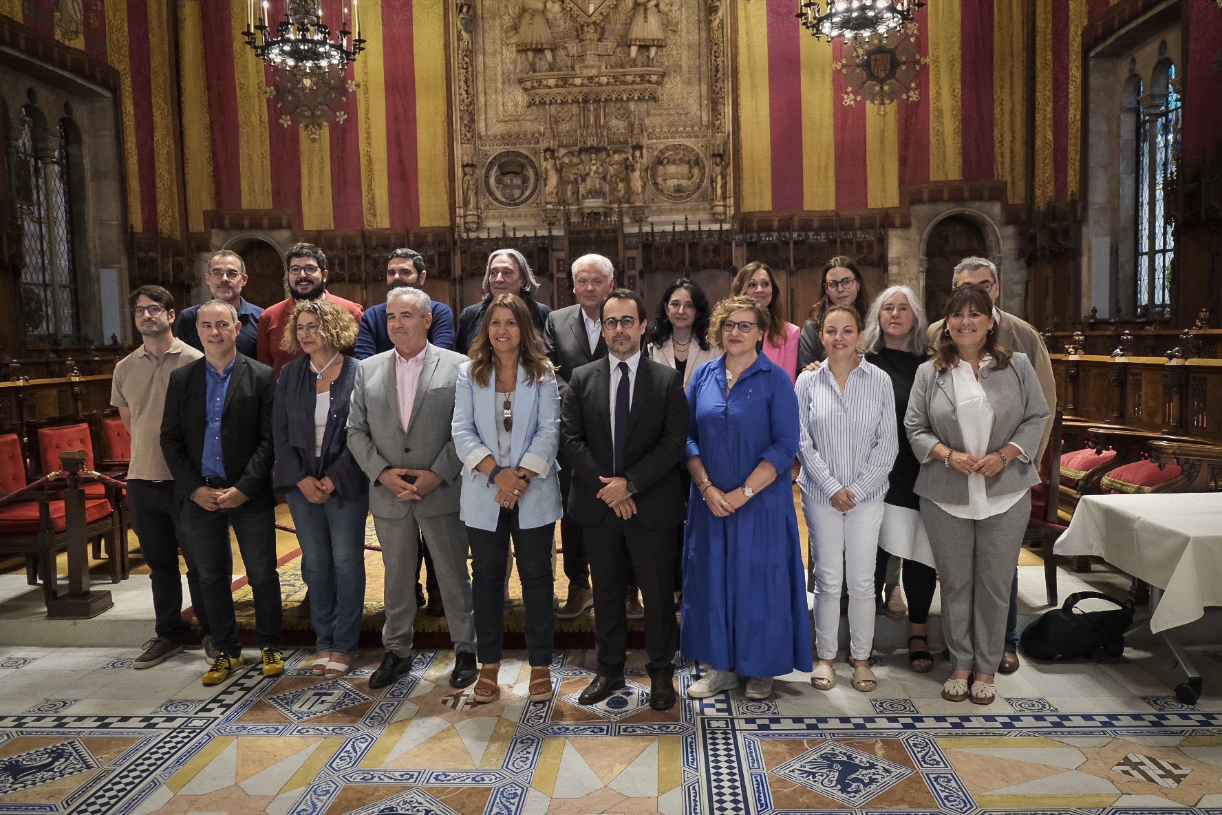 Comiat parcial de Colau i poca llàgrima: així ha estat l’últim ple del mandat a Barcelona