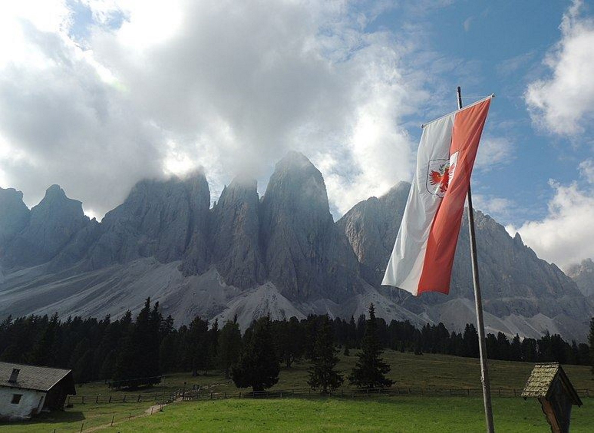 Primer llibre blanc de la independència del Tirol del Sud, inspirat en Catalunya