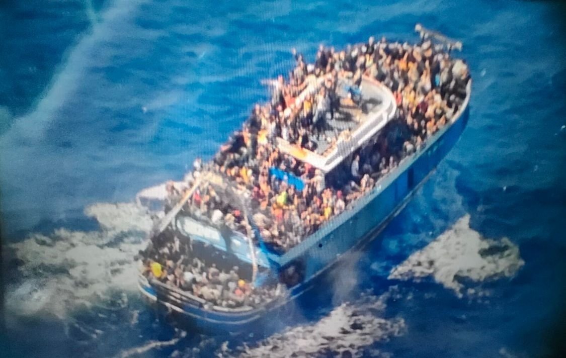 Un centenar de niños viajaban a la bodega del barco hundido en Grecia