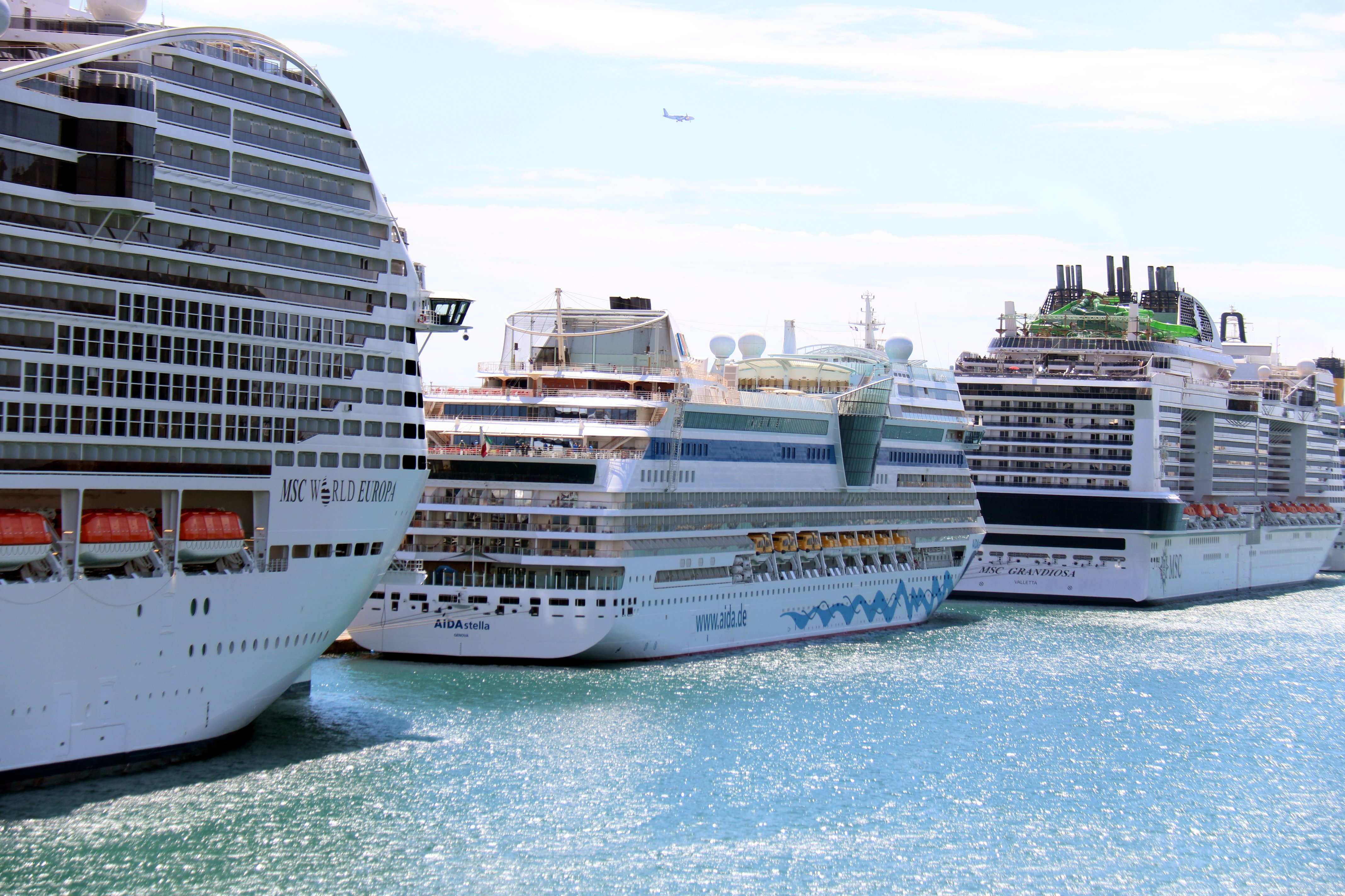 Barcelona es el puerto europeo más contaminado por los cruceros, según un estudio