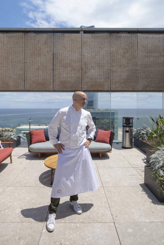 azul rooftop barceloneta prensa 2023 cala bisueldo romain fornell 1 copia azul rooftop barceloneta prensa 2023 cala bisueldo romain fornell 1 copia