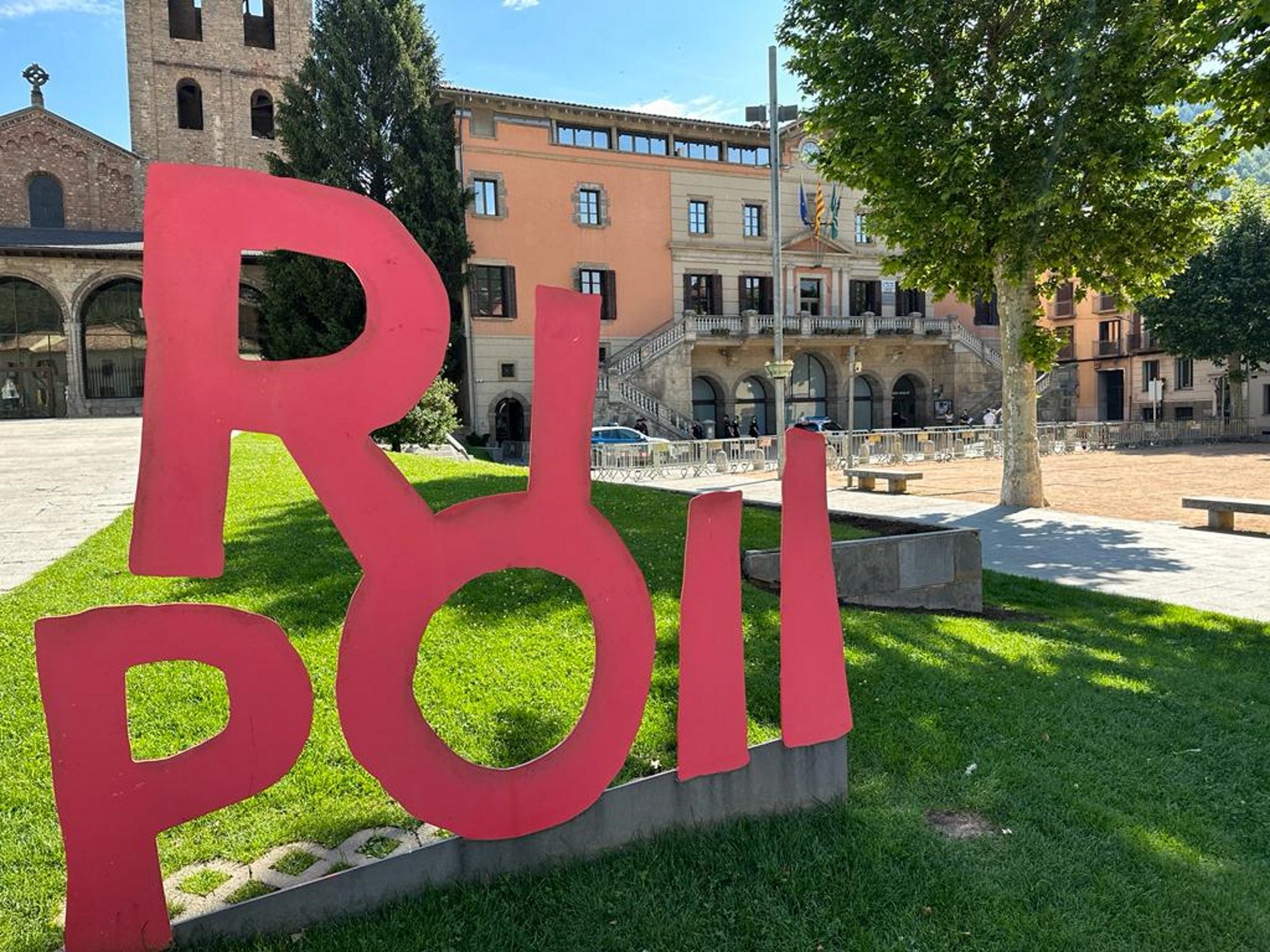 El Parlament reclama als partits que facin un cordó sanitari a Sílvia Orriols a Ripoll