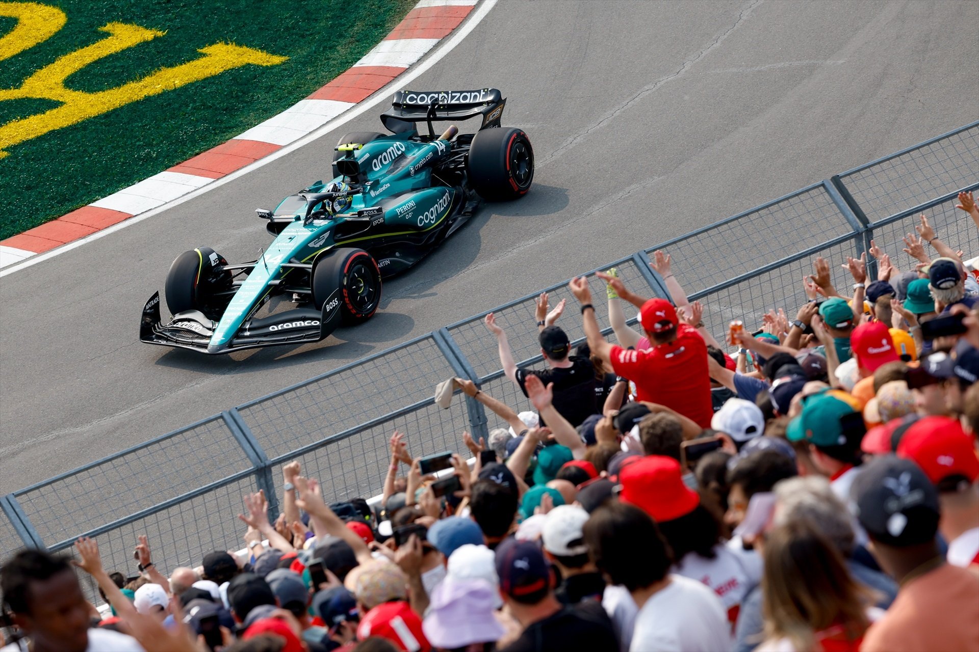 Max Verstappen vuelve a reinar en el caos de Canadá, se lleva la pole y Fernando Alonso acaba segundo