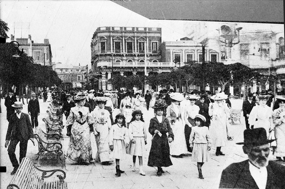 Montevideo (1910). Fuente Centro de Fotografía de Montevideo Montevideo (1910). Fuente Centro de Fotografía de Montevideo