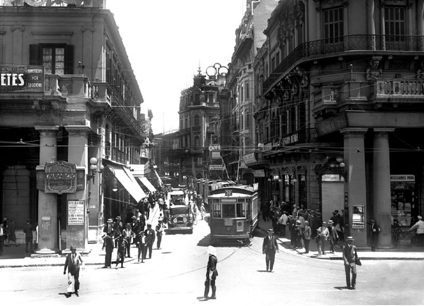 Montevideo (1930). Font Archivo Municipal de Montevideo. Montevideo (1930). Font Archivo Municipal de Montevideo.