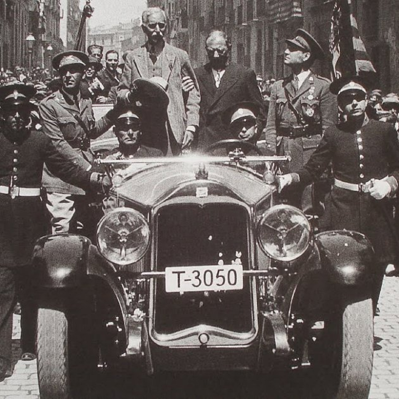 El presidente Macià y el banquero Fàbregas, en Reus (1931). Fuente Wikimedia Commons El presidente Macià y el banquero Fàbregas, en Reus (1931). Fuente Wikimedia Commons