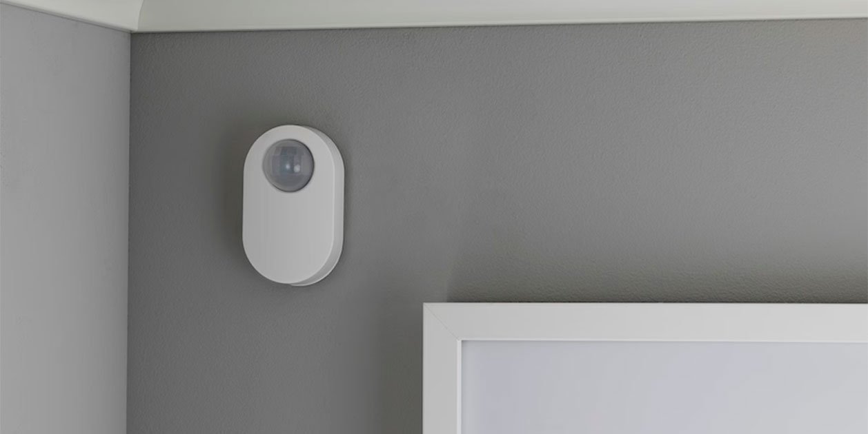 Encender la luz sin pulsar ningún interruptor gracias al invento de 12,99 euros de Ikea