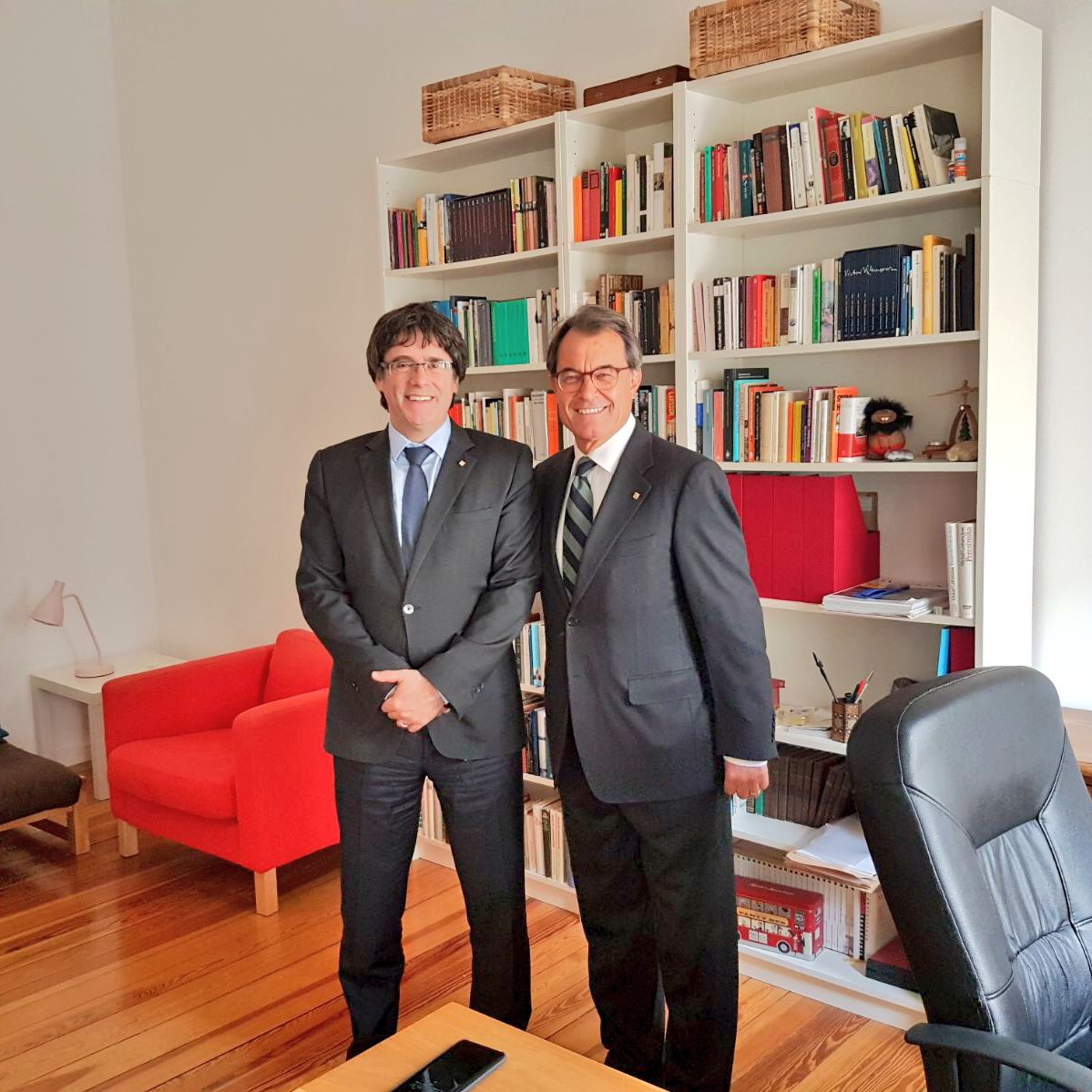 Former president Mas meets Puigdemont in Berlin