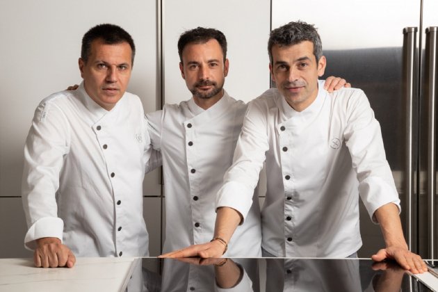 Chefs restaurando Disfrutar