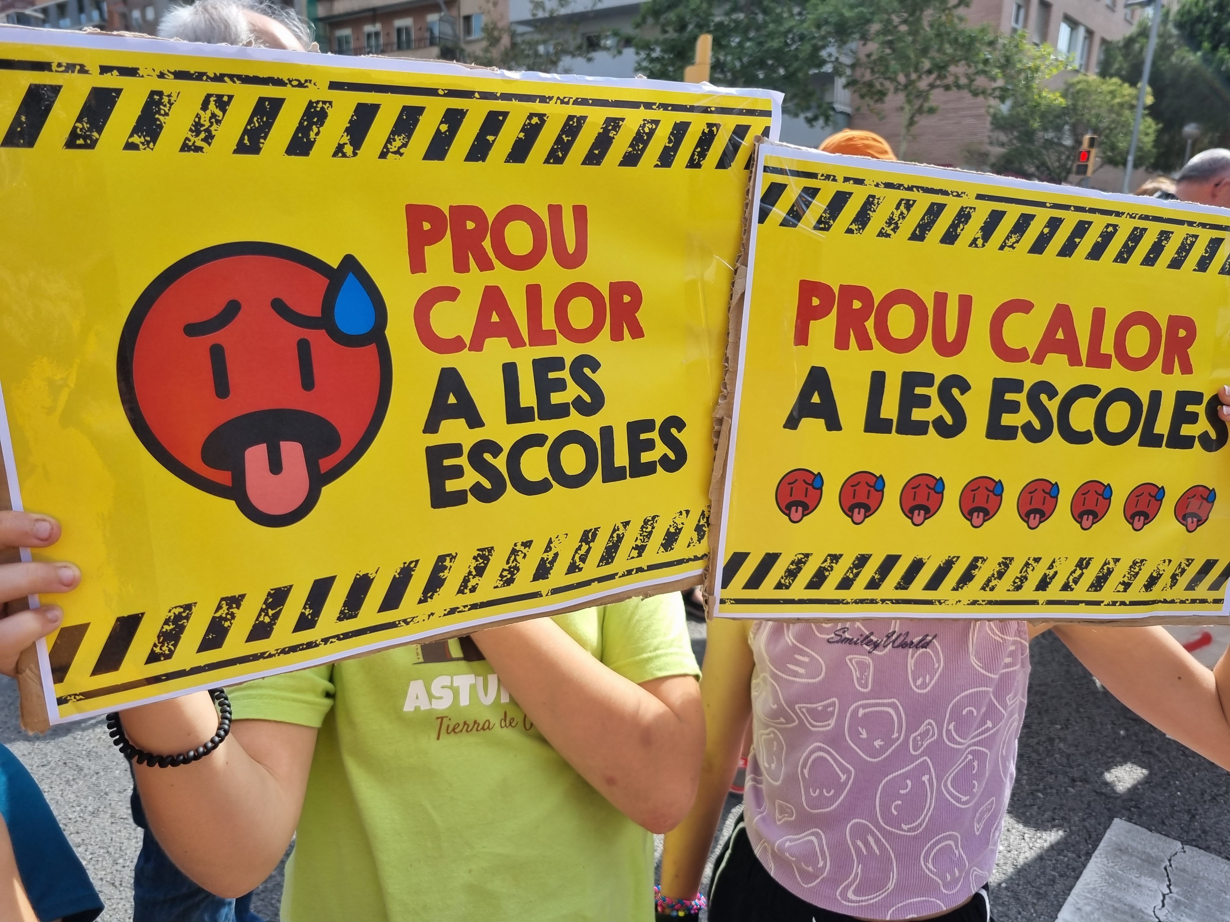 Escuelas de Barcelona cortan la Meridiana porque se quejan de exceso de calor