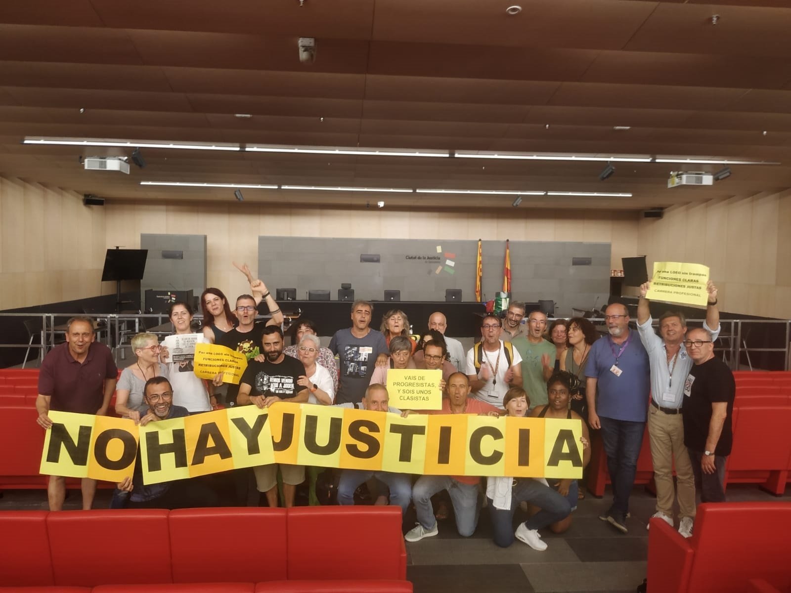 Desalojan a los funcionarios de justicia encerrados en la Ciutat de la Justícia de Barcelona