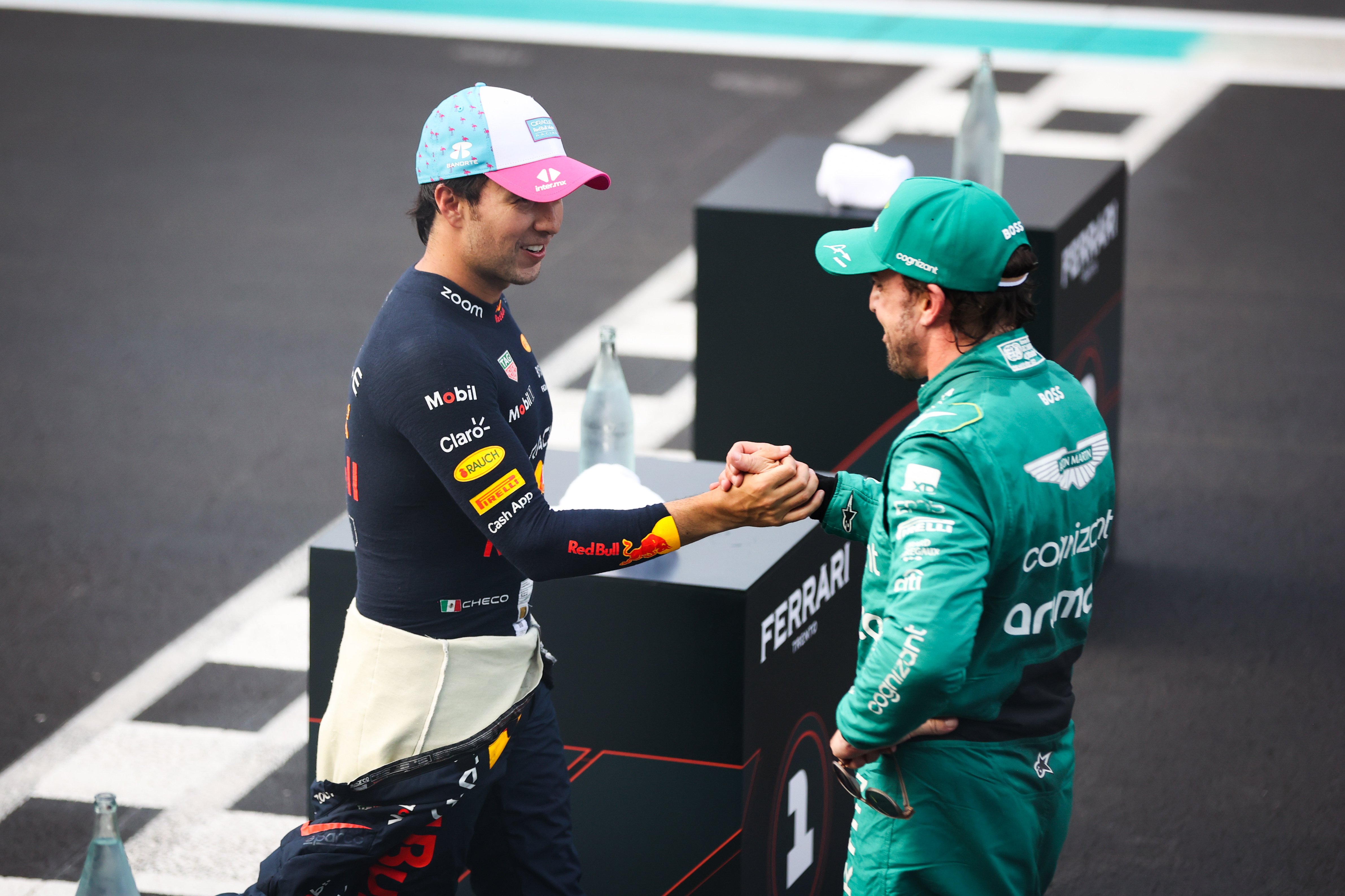 El aliado de Fernando Alonso liquida a Checo Pérez en Red Bull, una estrella junto a Max Verstappen