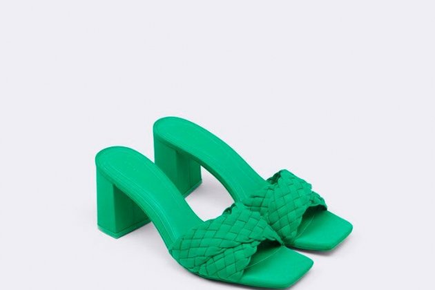 Sandalia de tacón mule1