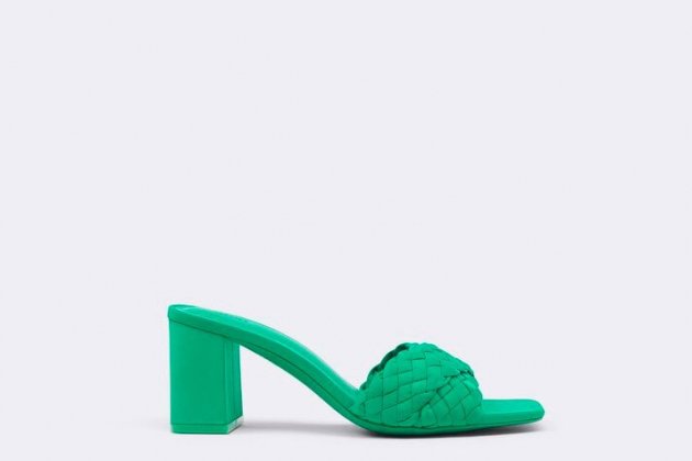 Sandalia de tacón mule