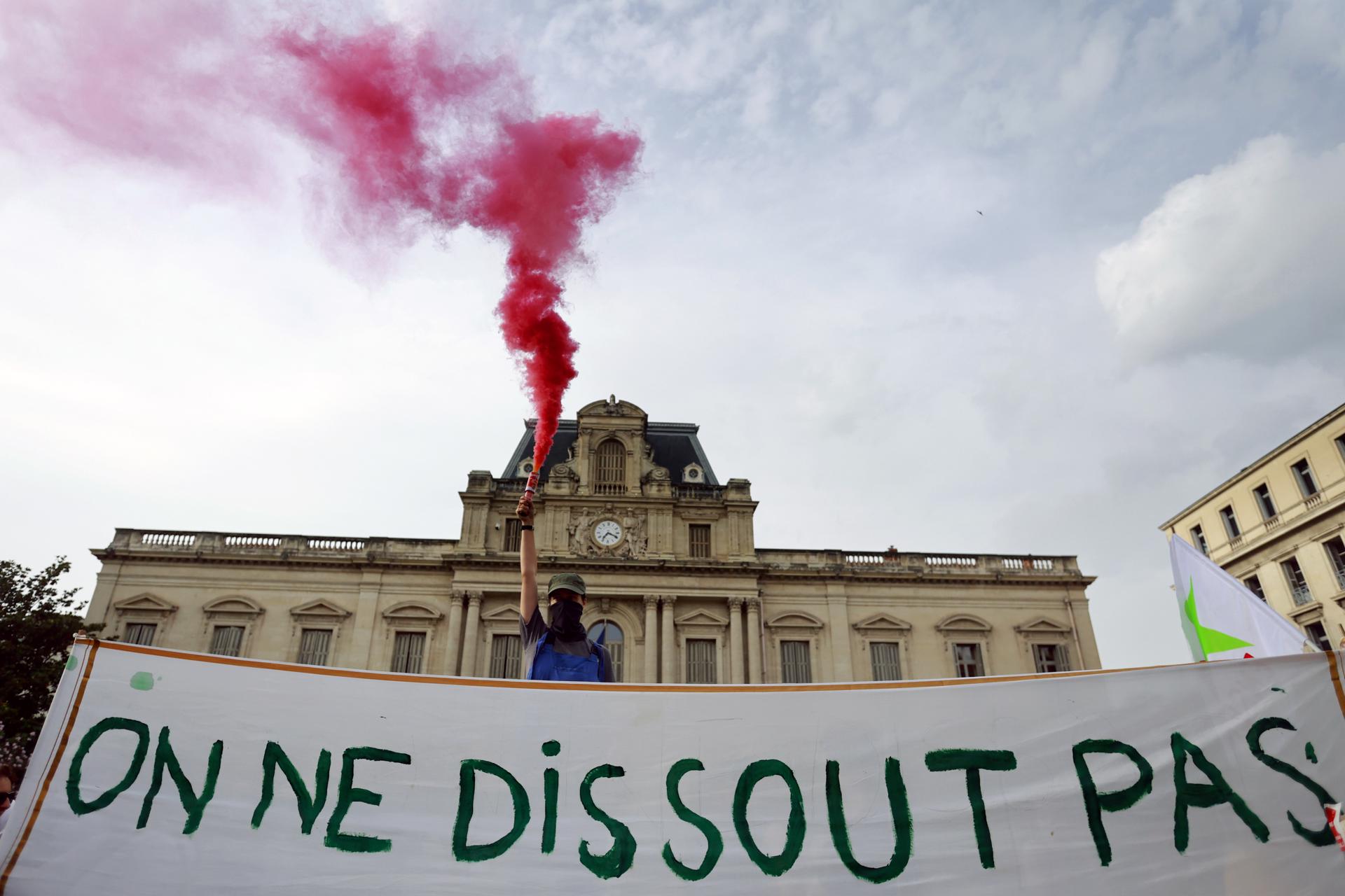 Francia ilegaliza el grupo ecologista 'Les Soulèvements de la Terre' acusándolos de "ecoterrorismo"