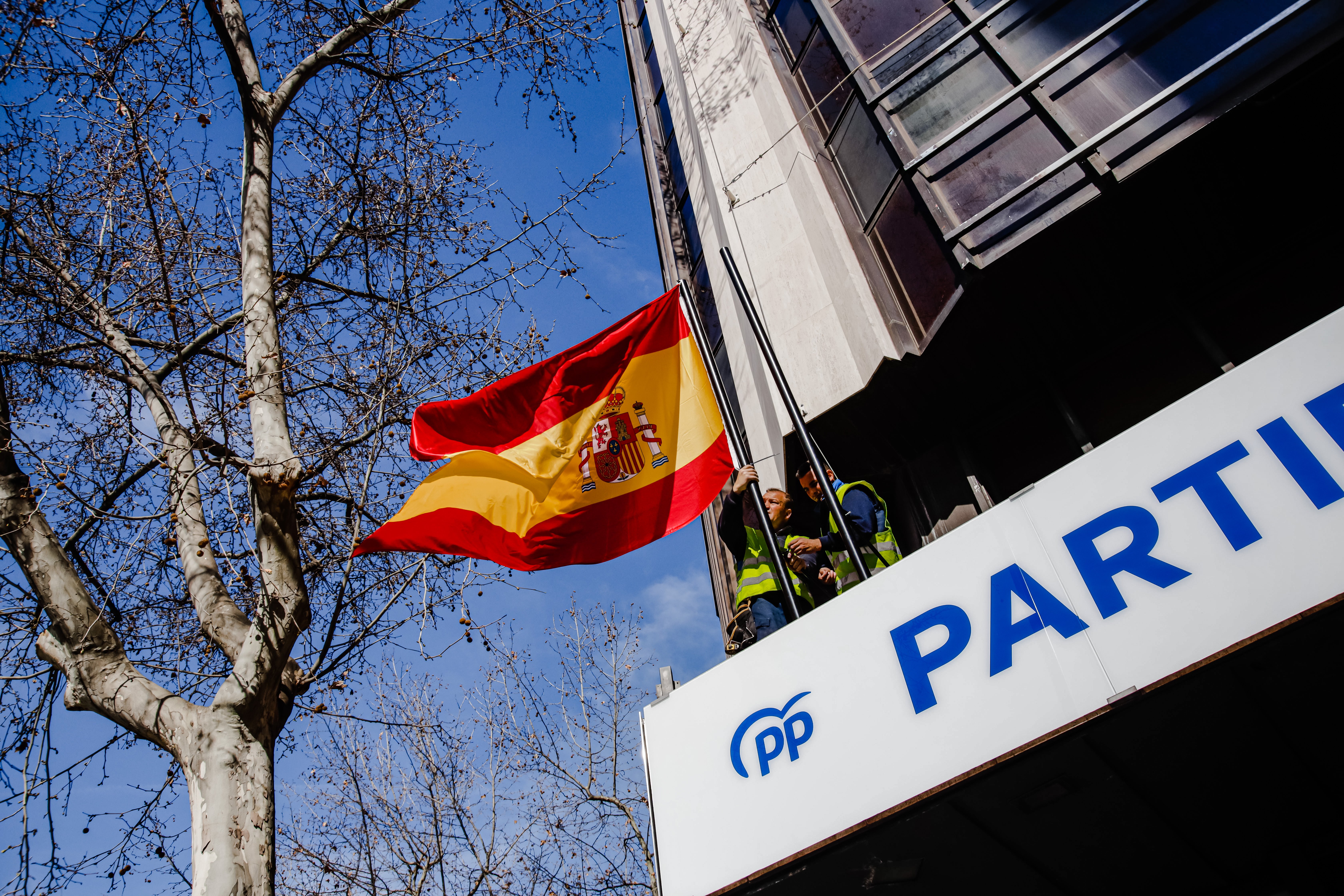El PP es radicalitza a les portades El PP es radicalitza a les portades