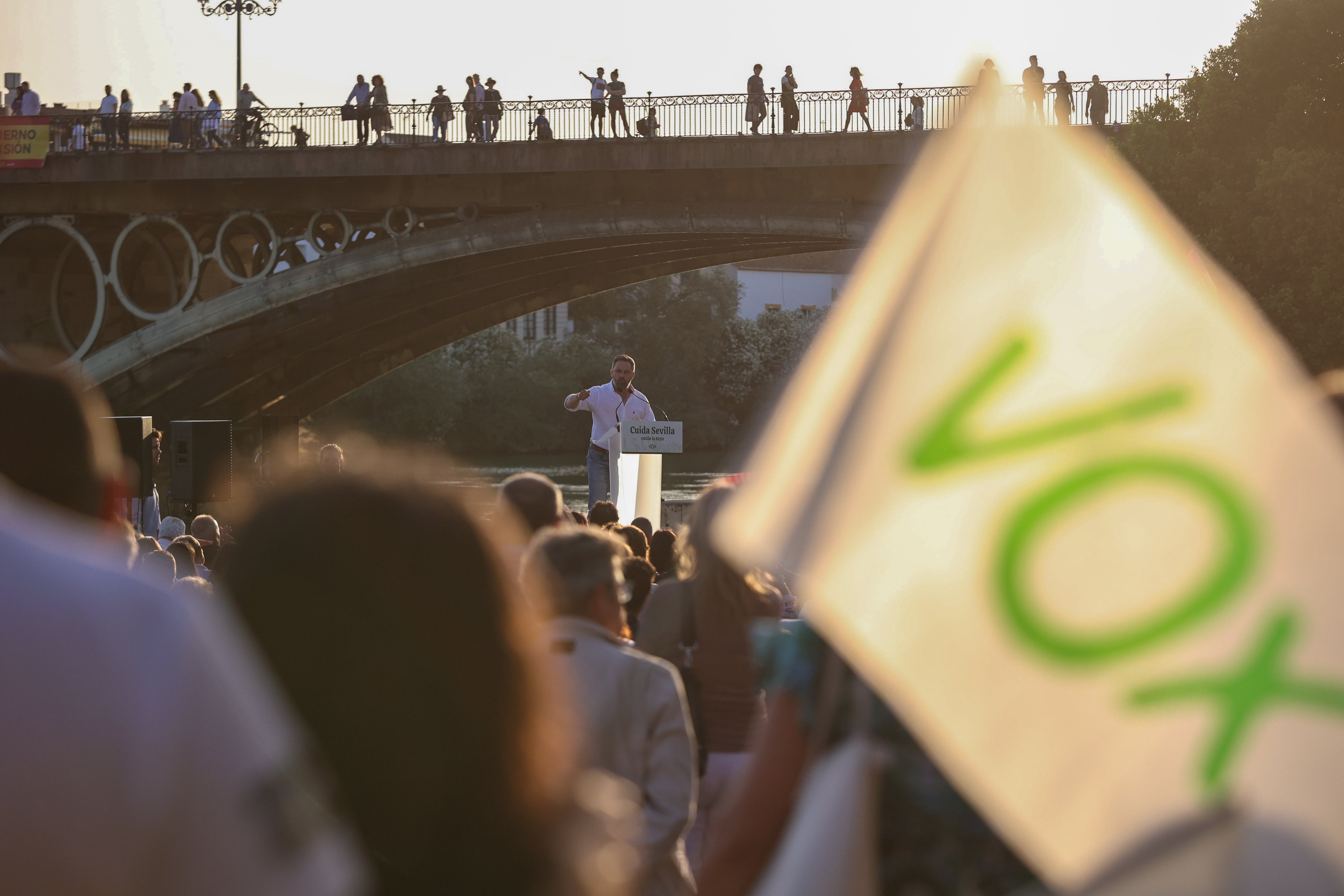 santiago abascal vox sevilla
