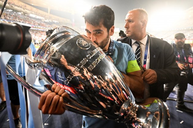 Gündogan besando la Champions League / Foto: Europa Press