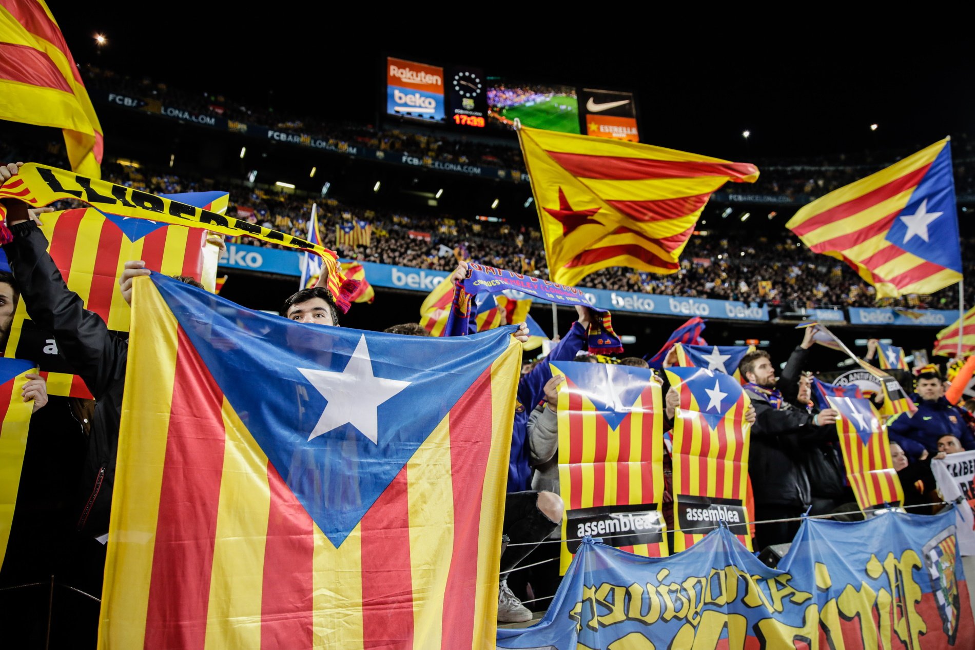 El Barça hace rabiar al madridismo por partida doble: celebra las 6 copas con 6 'estelades'