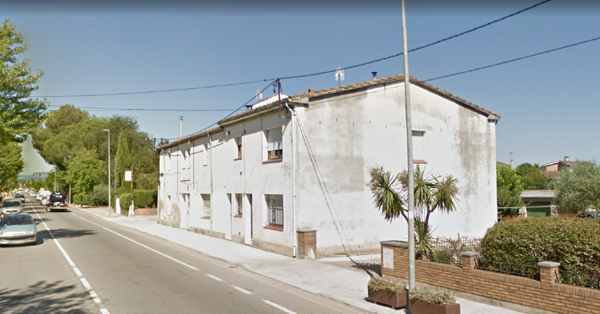 Colocan una señal que muestra la distancia que hay con las prisiones de Madrid