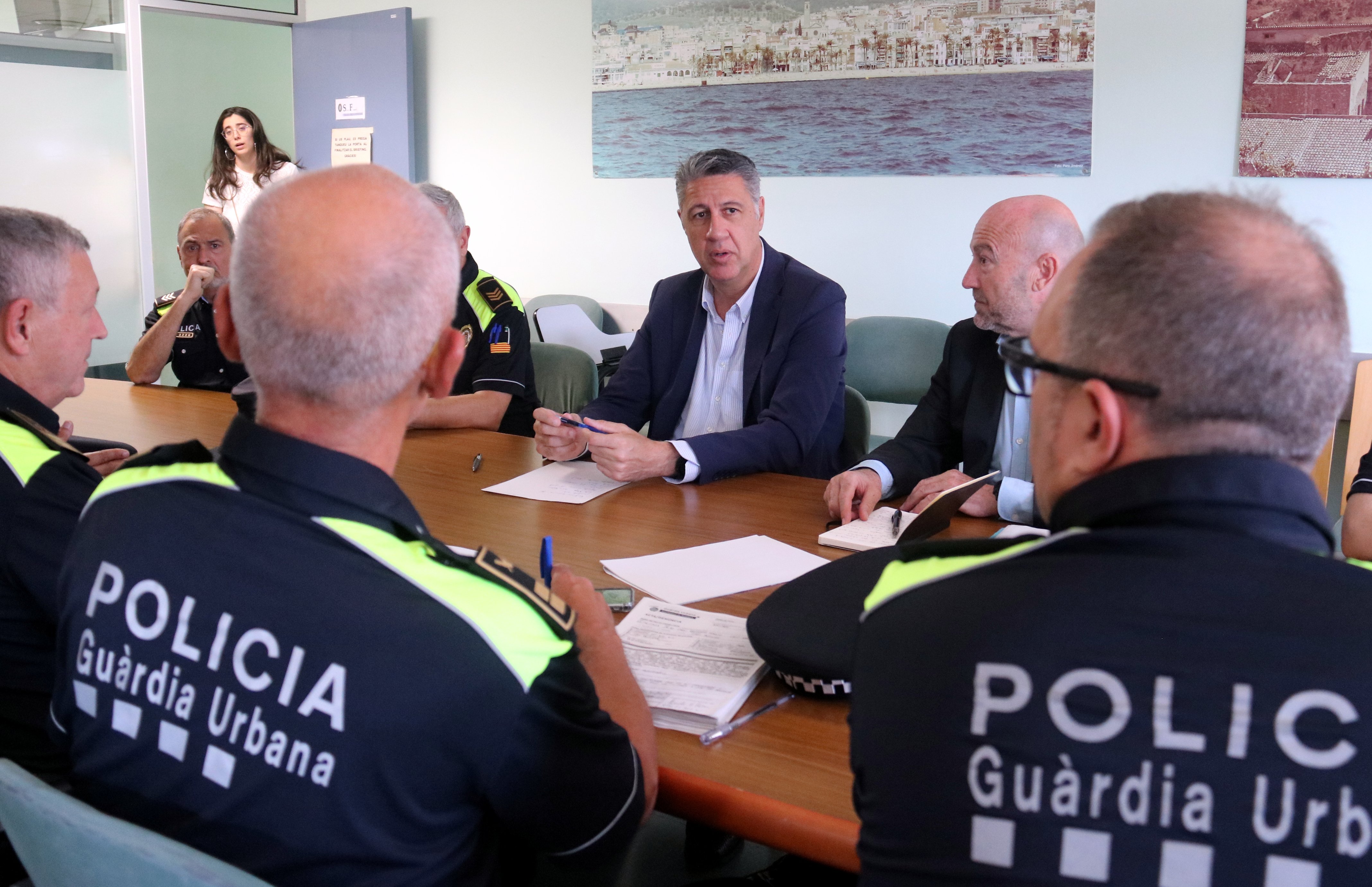 Albiol privatiza la seguridad de los edificios públicos para tener más agentes de la Urbana patrullando