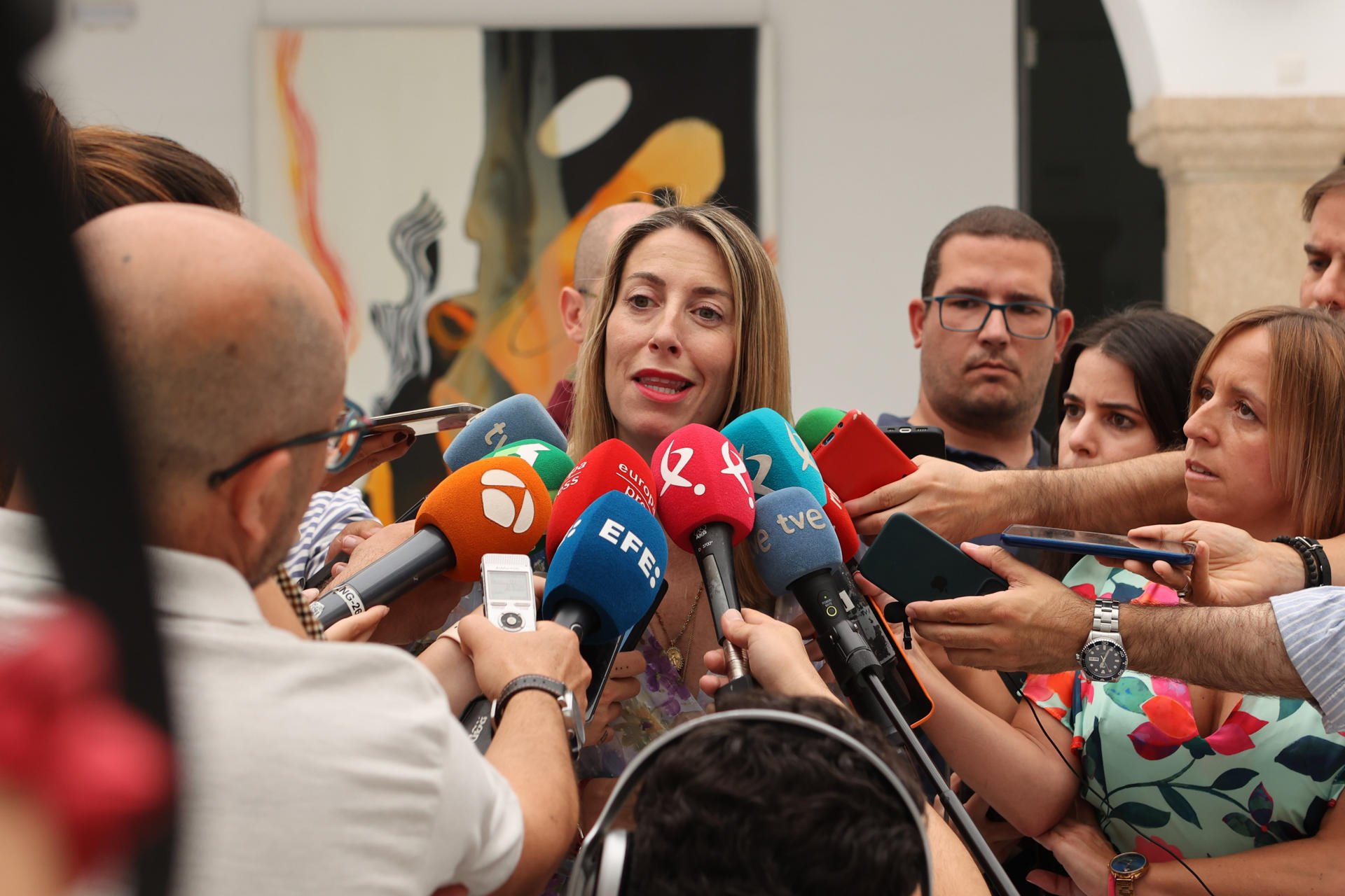 El PP confirma el giro en Extremadura: pide parar la investidura de Vara y pactar con Vox