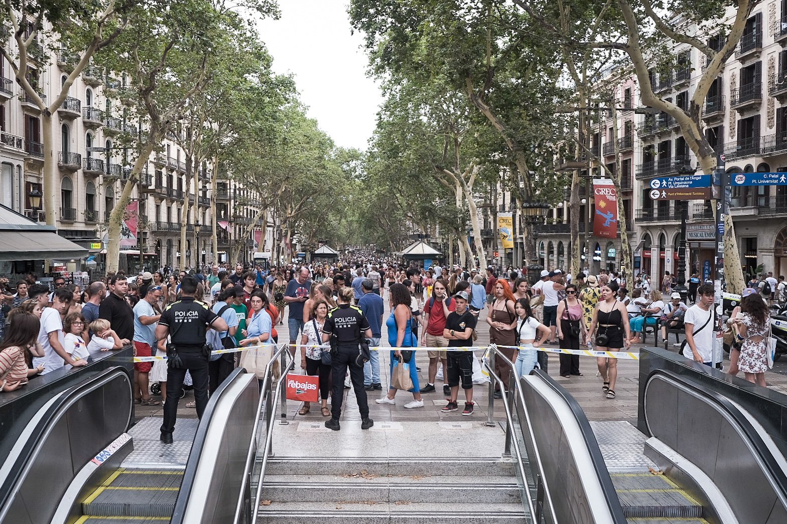 The ticking alarm of a stolen scooter causes a bomb alert in central Barcelona