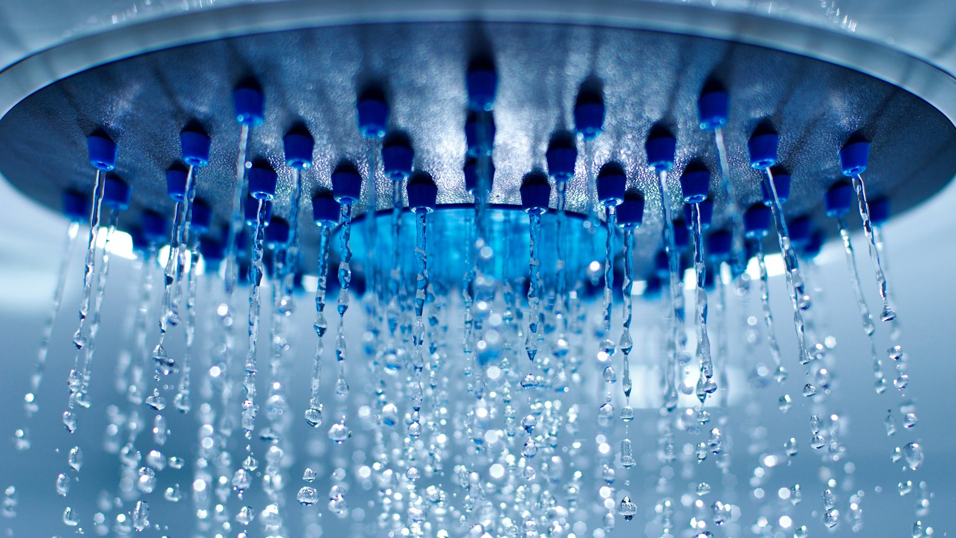Las duchas inteligentes han llegado para quedarse: así es cómo ahorran agua