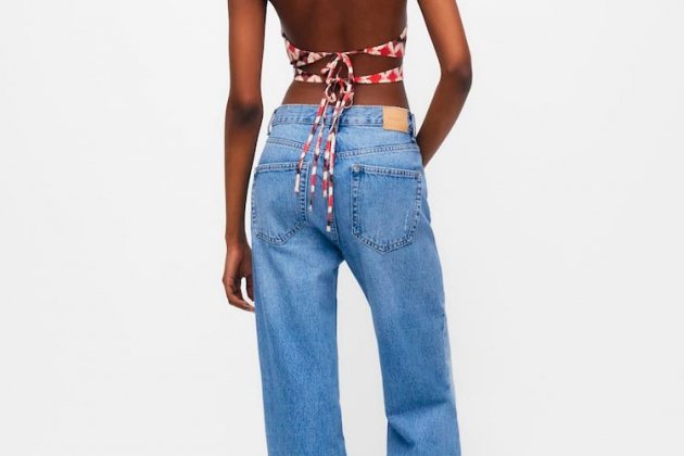 Top de tirantes con estampado geométrico