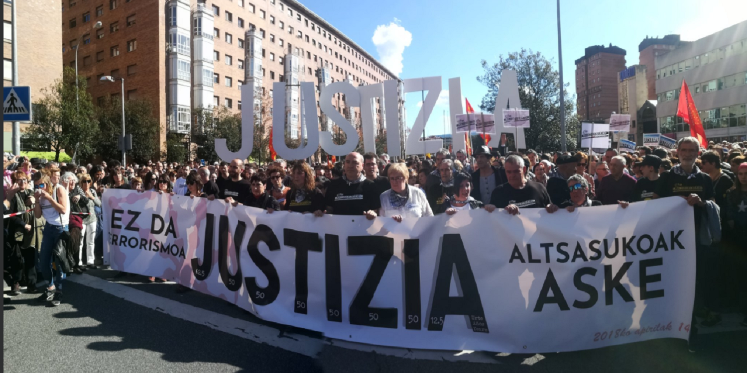 Milers de persones demanen justícia pels joves d'Alsasua a Pamplona