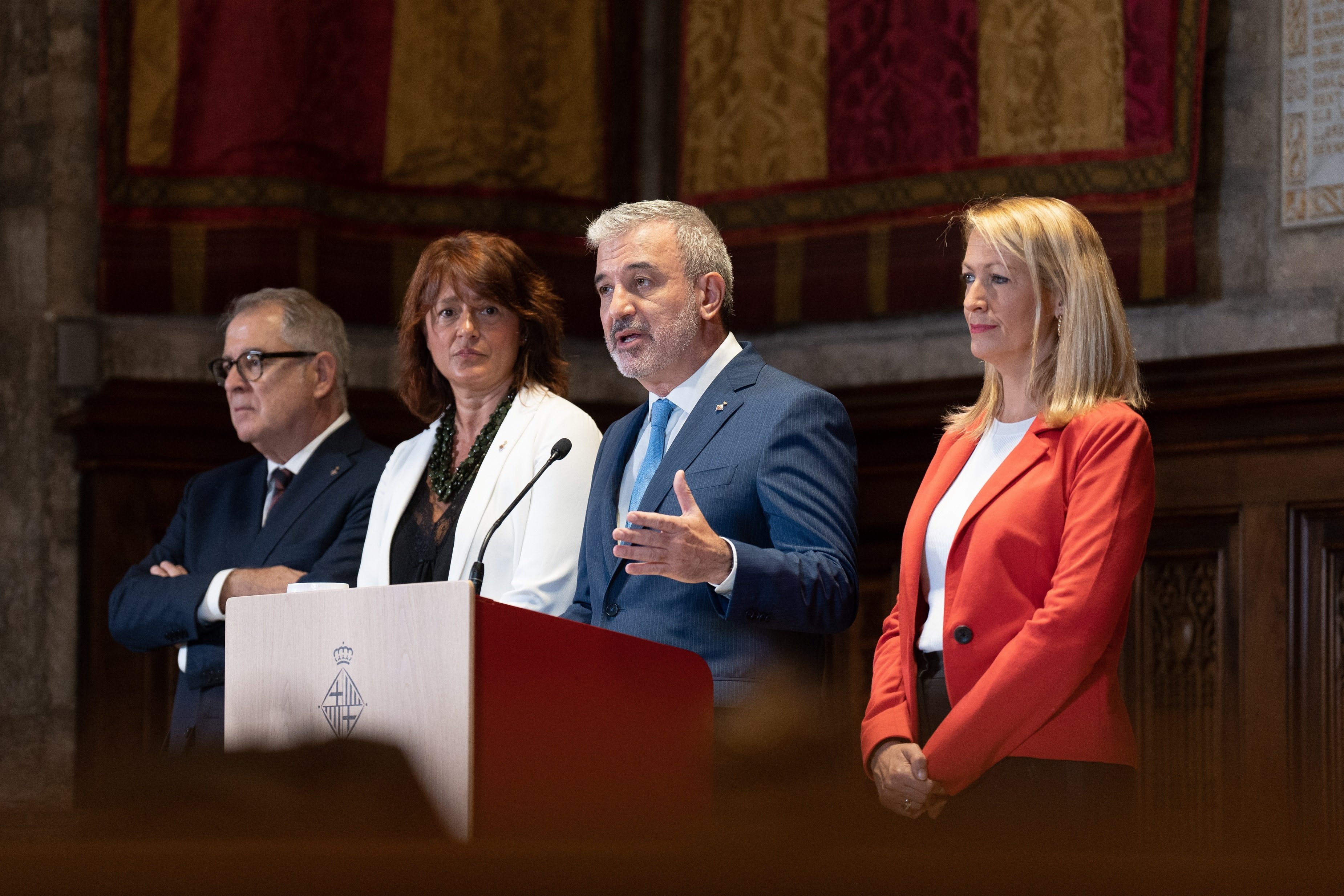 El consejo de Collboni a los nuevos concejales y comisionados: "Como decía Cruyff, 'salid y disfrutad'"