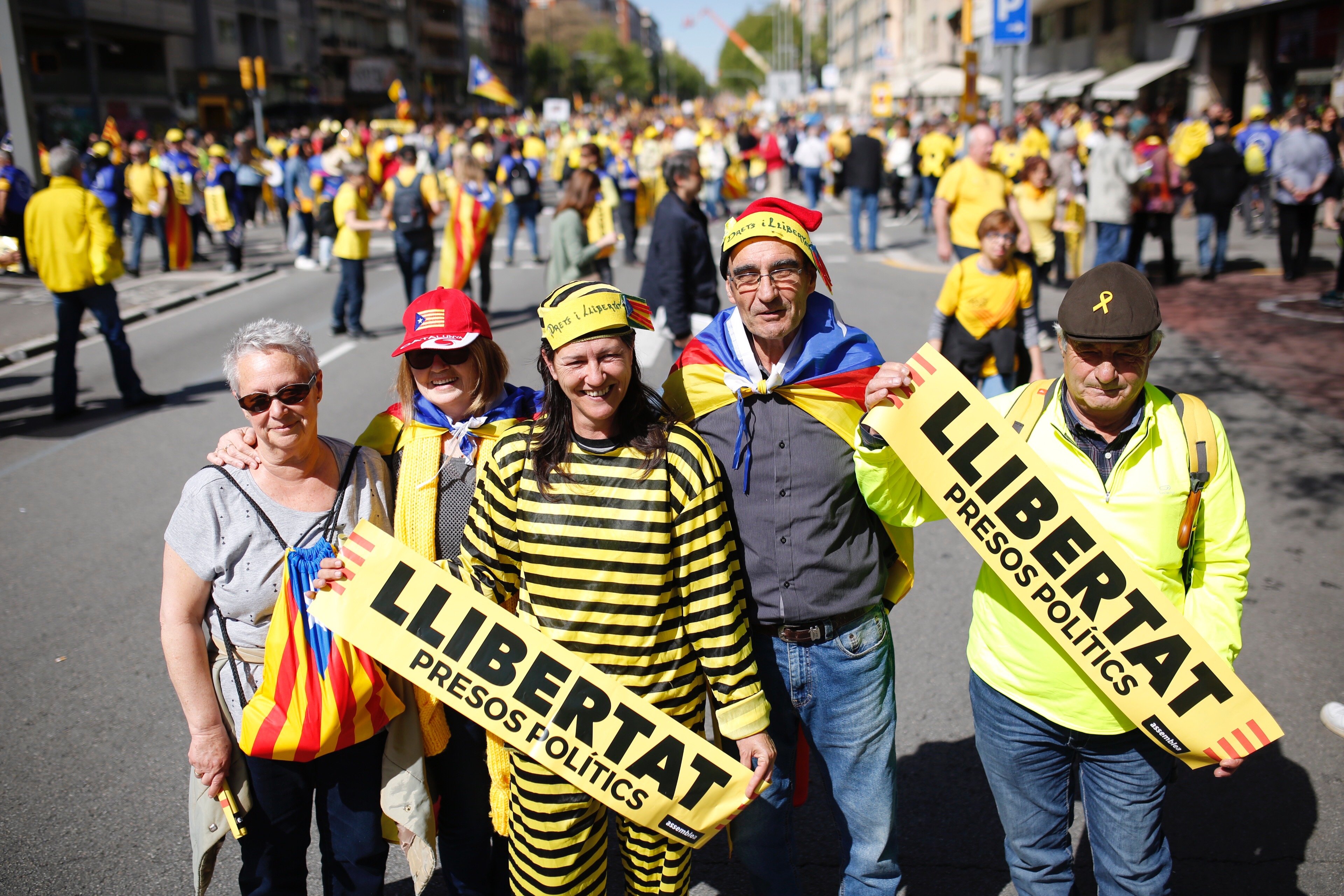 VÍDEO: Crits de "Puigdemont president" i "Llibertat presos polítics" a la manifestació