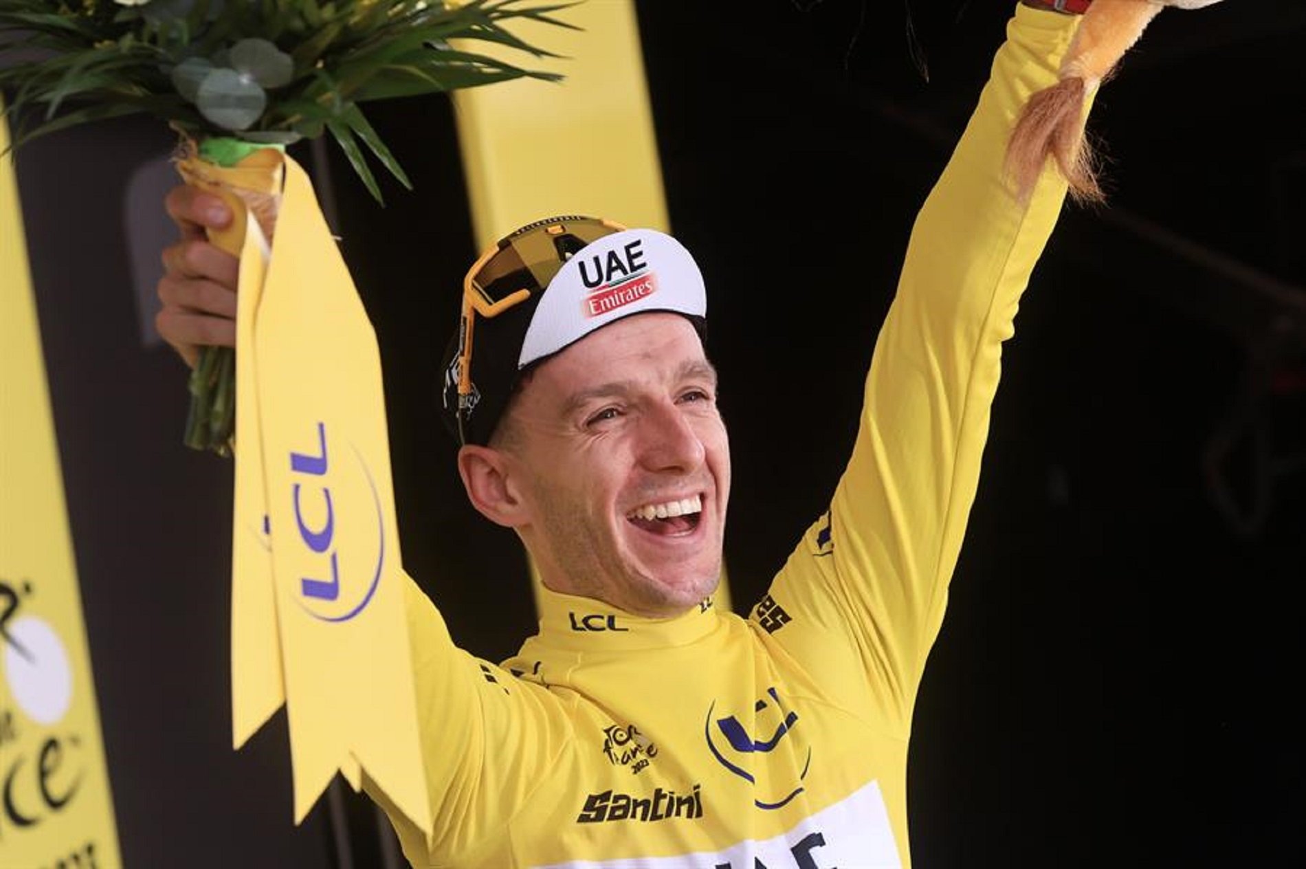 Adam Yates gana la primera etapa del Tour de Francia