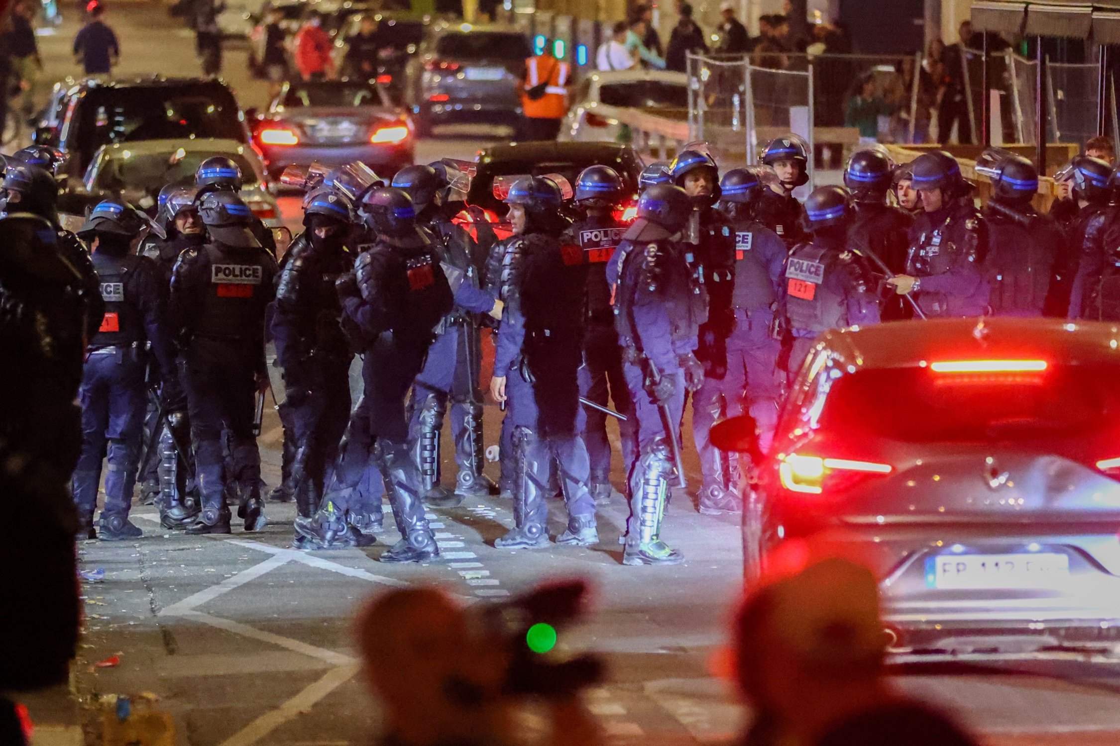 Francia prepara una nueva noche caliente: 45.000 policías y órdenes claras para hacer detenciones rápidas