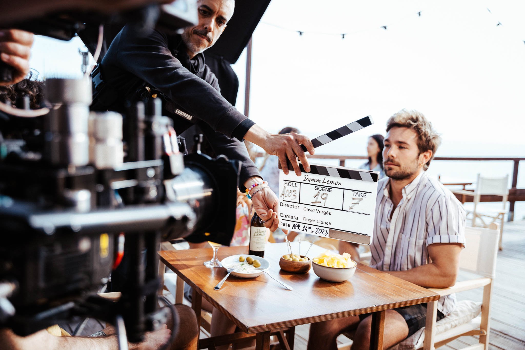 Así es 'Variar', la nueva campaña de Damm Lemon protagonizada por Carlos Cuevas