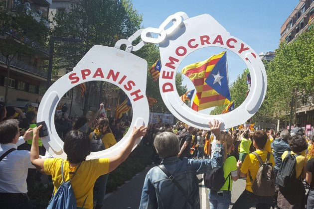 esposas|manillas manifestación 15 En Moises Alaminos