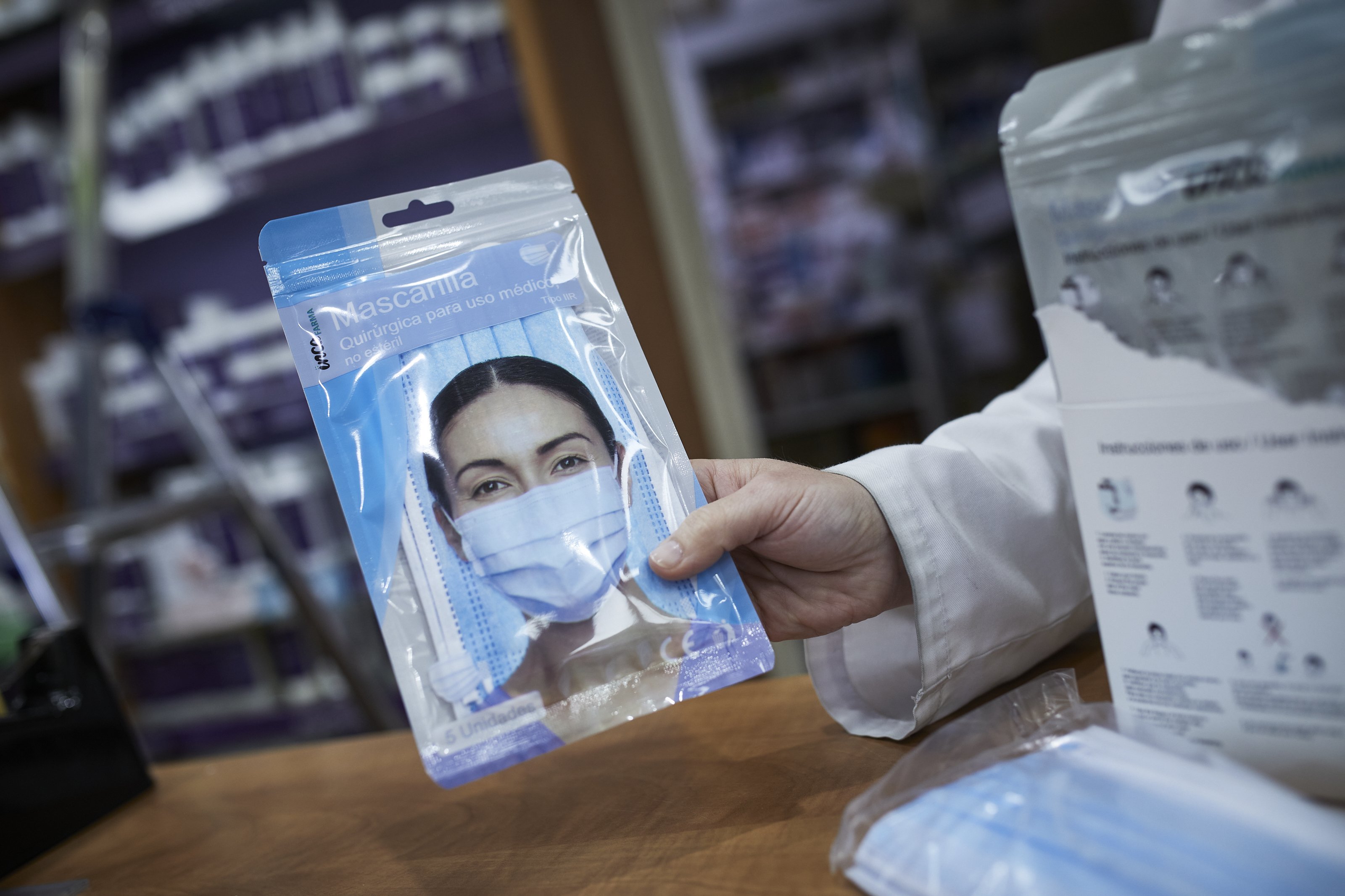La retirada de les mascaretes obligatòries a l'àmbit sanitari és imminent
