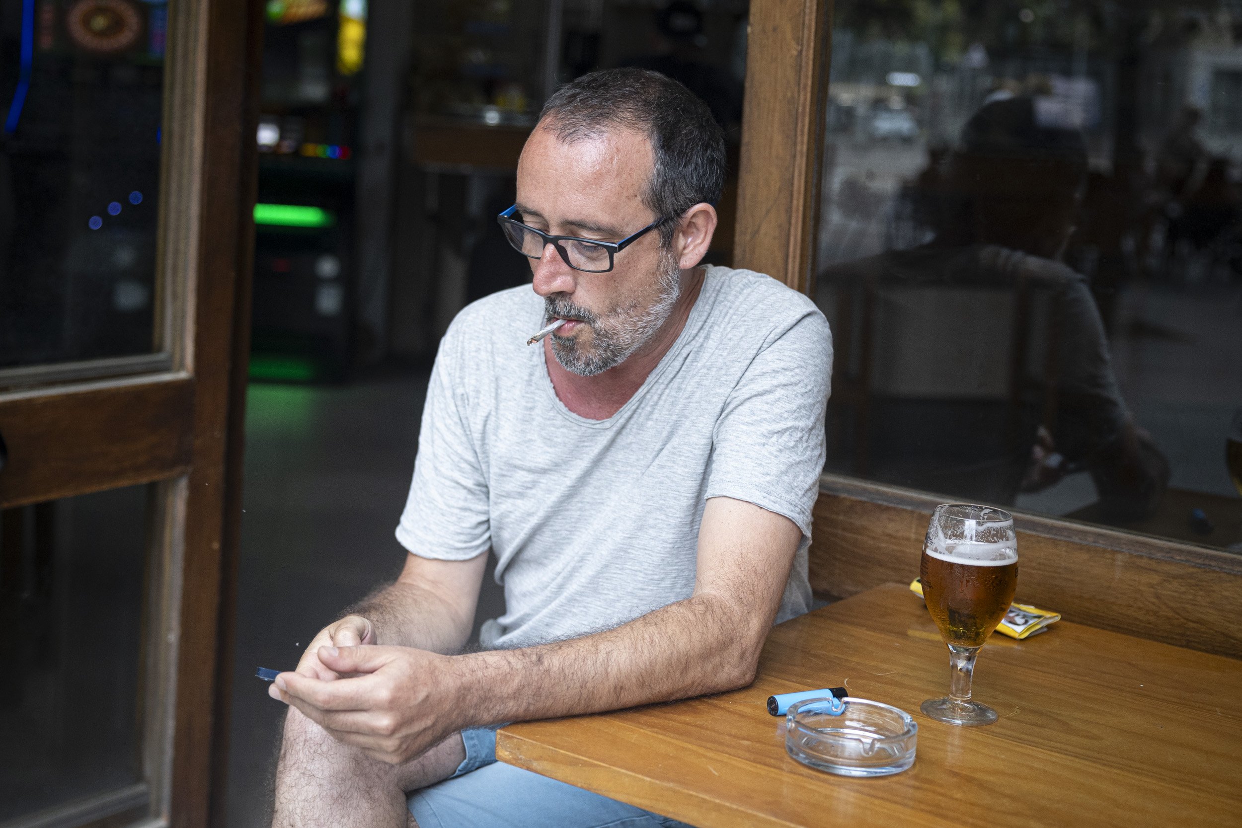ADRIÀ PUJOL Bar Cafè Cosmopolita / Foto: Montse Giralt ADRIÀ PUJOL Bar Cafè Cosmopolita / Foto: Montse Giralt