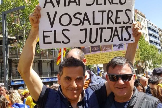 manifestación 15 En cartel amenaza jueces